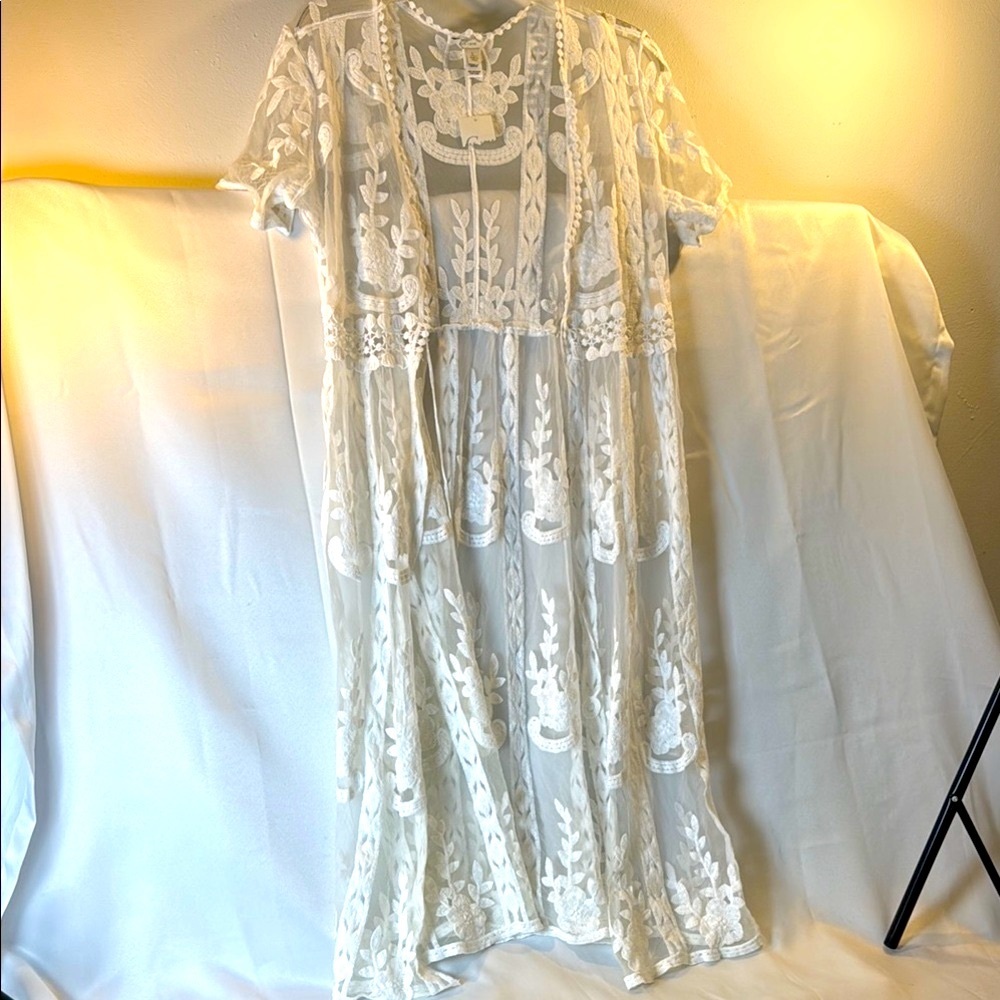 Elegant White Lace Dress